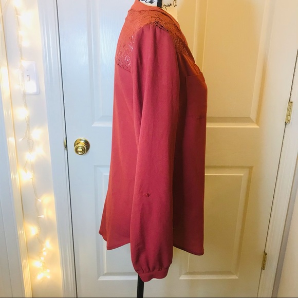 Express Cold-Shoulder rust Button Down - Picture 6 of 10